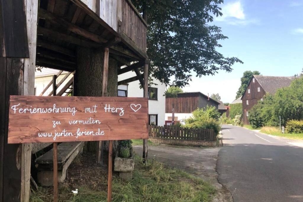 Ruhig Gelegene, Top Moderne Ferienwohnung - Hot Tub Und Sauna Gegen Aufpreis Neuhaus an Der Eger Extérieur photo