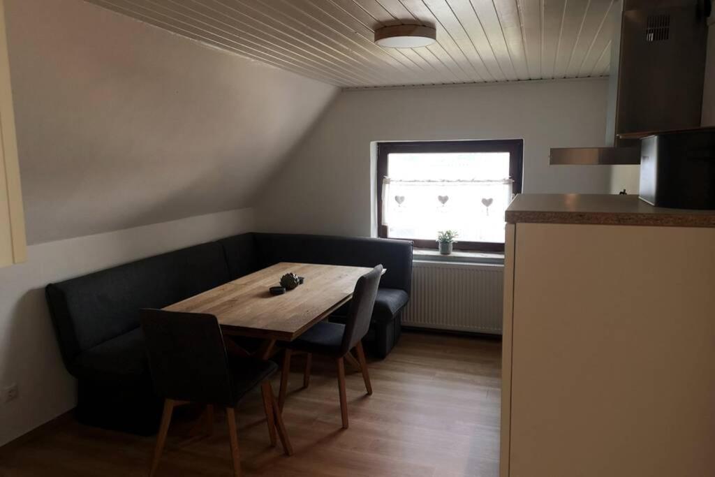 Ruhig Gelegene, Top Moderne Ferienwohnung - Hot Tub Und Sauna Gegen Aufpreis Neuhaus an Der Eger Extérieur photo