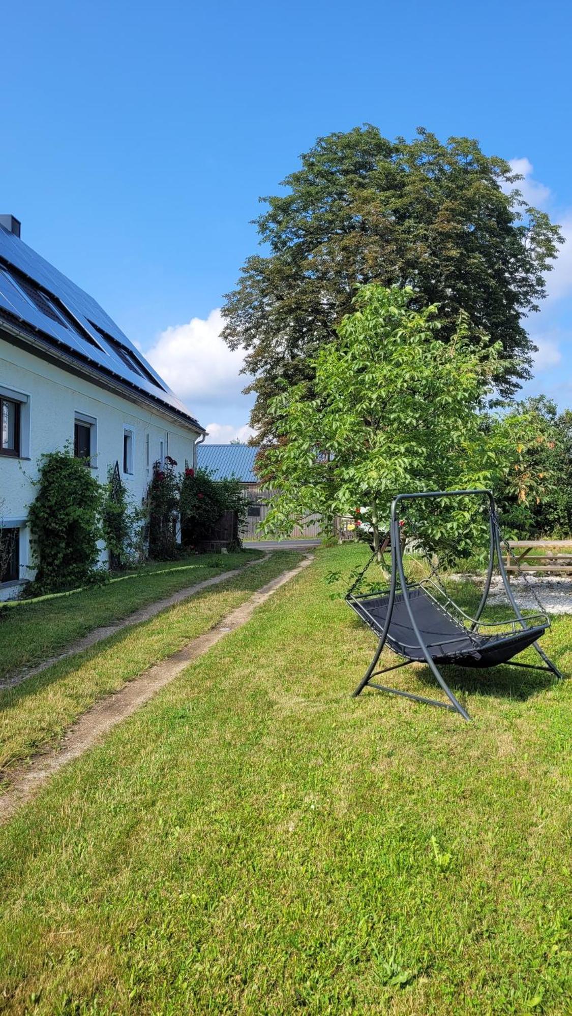 Ruhig Gelegene, Top Moderne Ferienwohnung - Hot Tub Und Sauna Gegen Aufpreis Neuhaus an Der Eger Extérieur photo