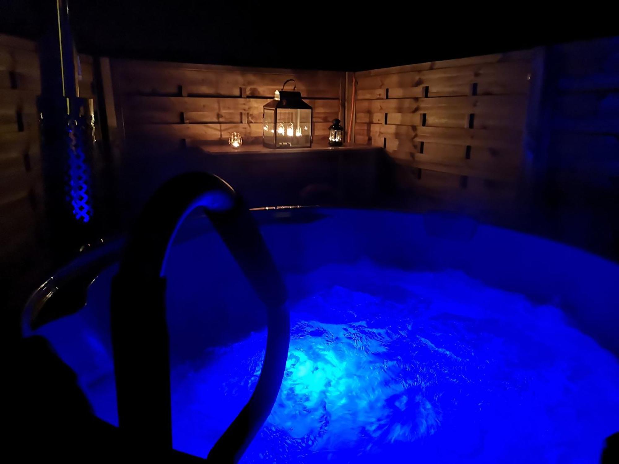 Ruhig Gelegene, Top Moderne Ferienwohnung - Hot Tub Und Sauna Gegen Aufpreis Neuhaus an Der Eger Extérieur photo
